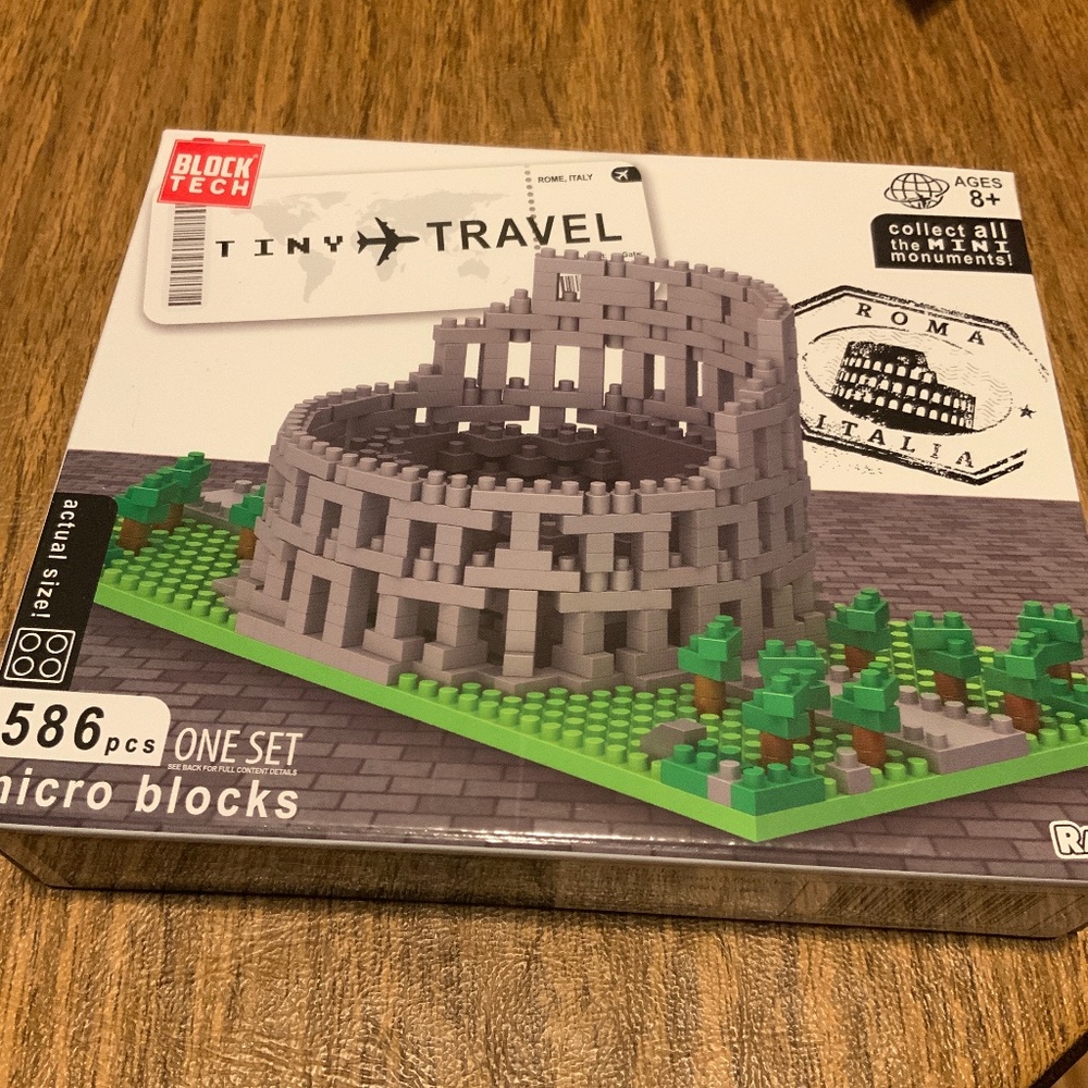 Building blocks 586 pieces colosseum